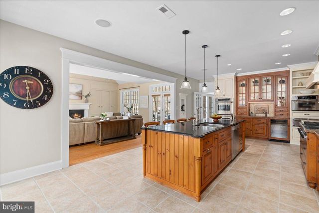 1568 SACKETTSFORD RD, Ivyland, PA 18974