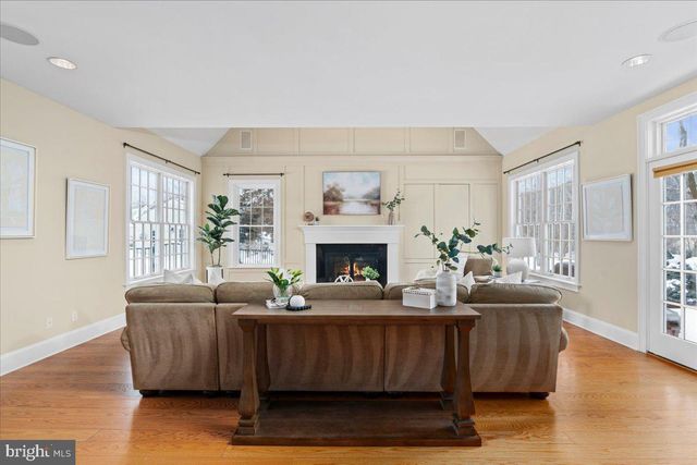 1568 SACKETTSFORD RD, Ivyland, PA 18974