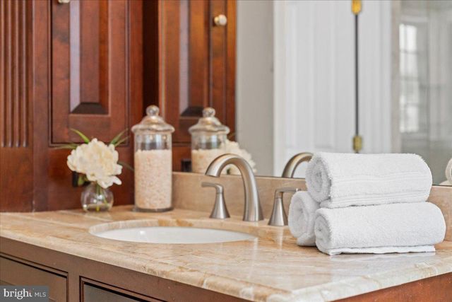 1568 SACKETTSFORD RD, Ivyland, PA 18974