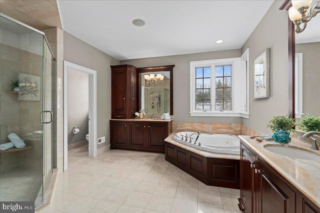 1568 SACKETTSFORD RD, Ivyland, PA 18974