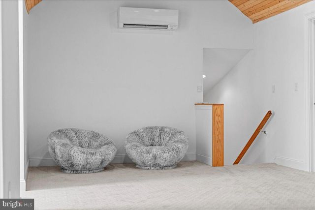 1568 SACKETTSFORD RD, Ivyland, PA 18974