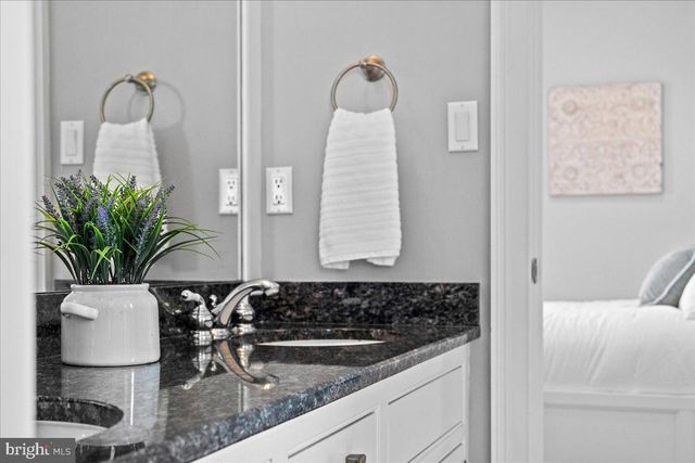 1568 SACKETTSFORD RD, Ivyland, PA 18974