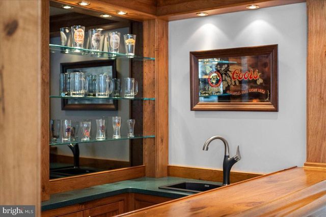 1568 SACKETTSFORD RD, Ivyland, PA 18974