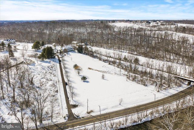 1568 SACKETTSFORD RD, Ivyland, PA 18974