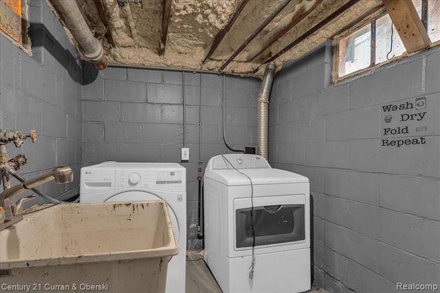 5580 S Merriman Road, Wayne, MI 48184