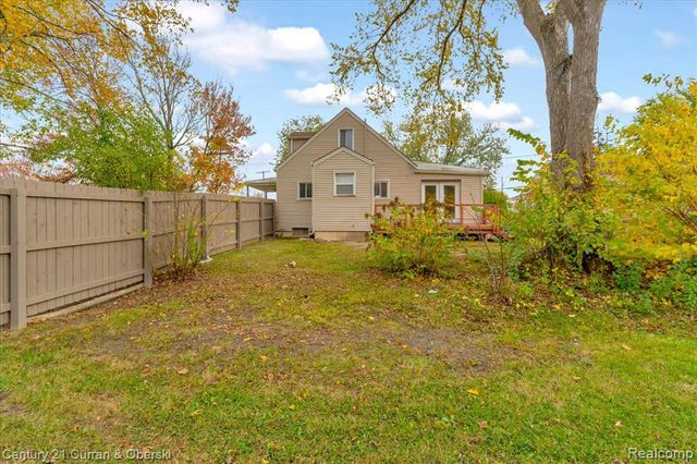 5580 S Merriman Road, Wayne, MI 48184