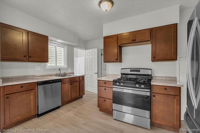 5580 S Merriman Road, Wayne, MI 48184
