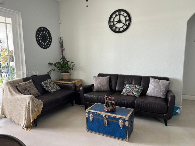 18247 NW 88th Place, Hialeah, FL 33018