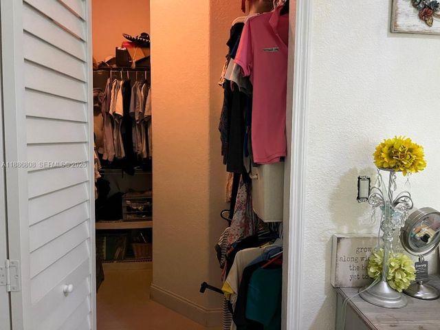 18247 NW 88th Place, Hialeah, FL 33018