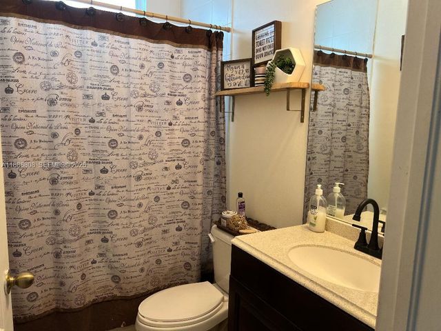 18247 NW 88th Place, Hialeah, FL 33018