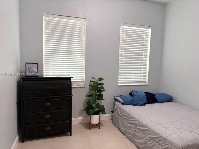 18247 NW 88th Place, Hialeah, FL 33018