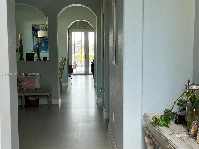 18247 NW 88th Place, Hialeah, FL 33018