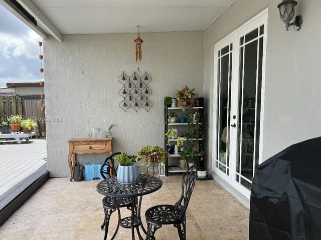 18247 NW 88th Place, Hialeah, FL 33018