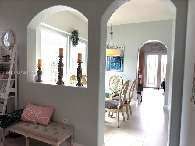 18247 NW 88th Place, Hialeah, FL 33018