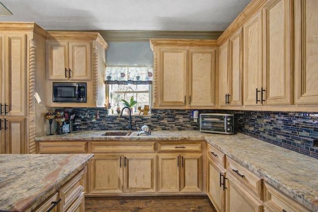 181 County Road 472, Sweeny, TX 77480