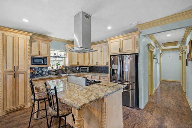 181 County Road 472, Sweeny, TX 77480