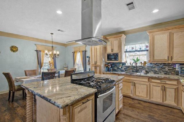 181 County Road 472, Sweeny, TX 77480