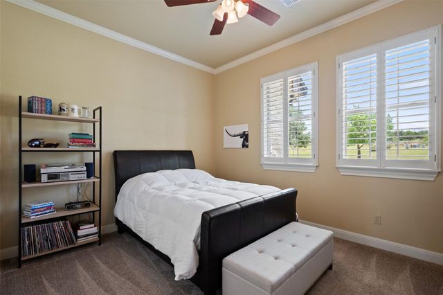 208 Hacienda PL, Dripping Springs, TX 78620