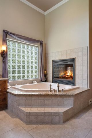 208 Hacienda PL, Dripping Springs, TX 78620