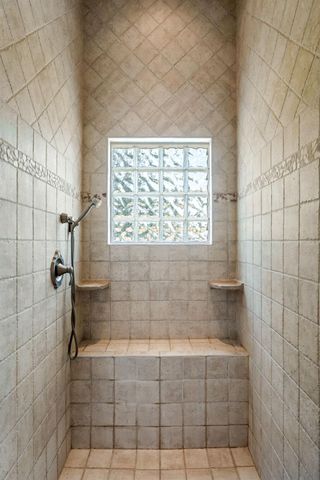 208 Hacienda PL, Dripping Springs, TX 78620