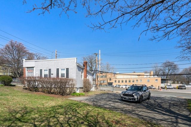 443 Mount Auburn St, Watertown, MA 02472