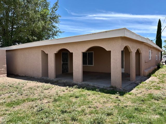1427 Vito Romero Road SW, Albuquerque, NM 87105