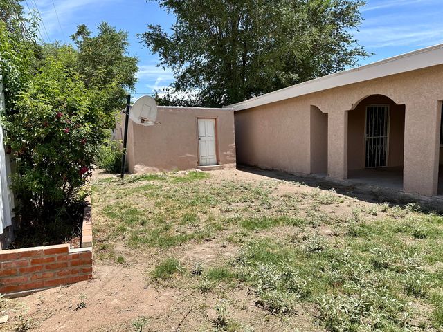 1427 Vito Romero Road SW, Albuquerque, NM 87105