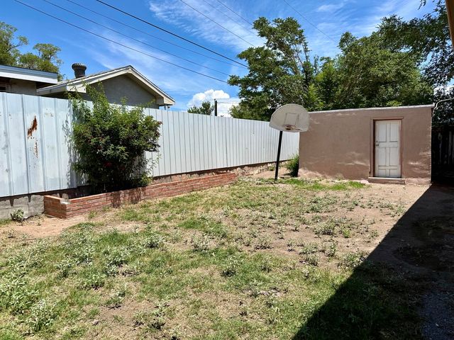 1427 Vito Romero Road SW, Albuquerque, NM 87105