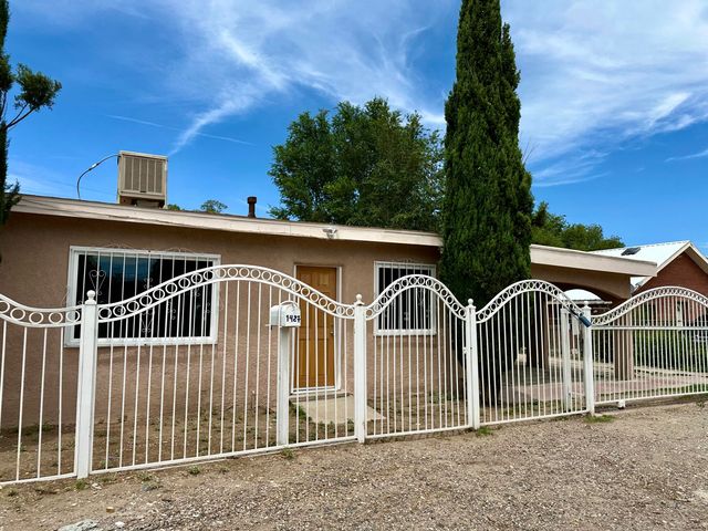 1427 Vito Romero Road SW, Albuquerque, NM 87105