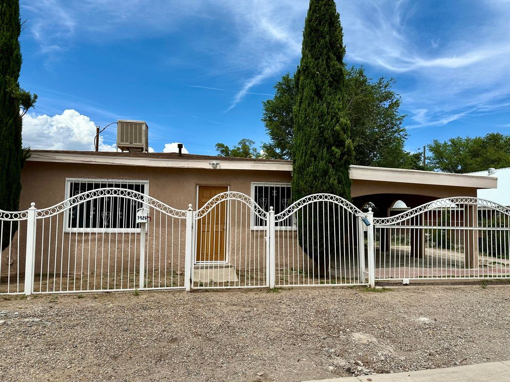 1427 Vito Romero Road SW, Albuquerque, NM 87105