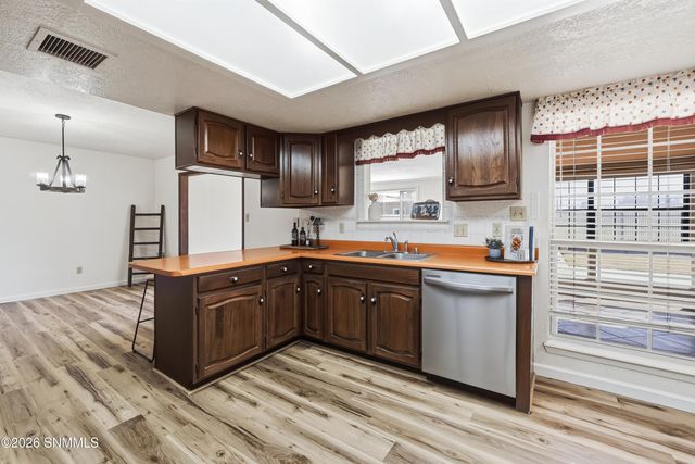 2425 Calle De Santiago, Mesilla, NM 88046