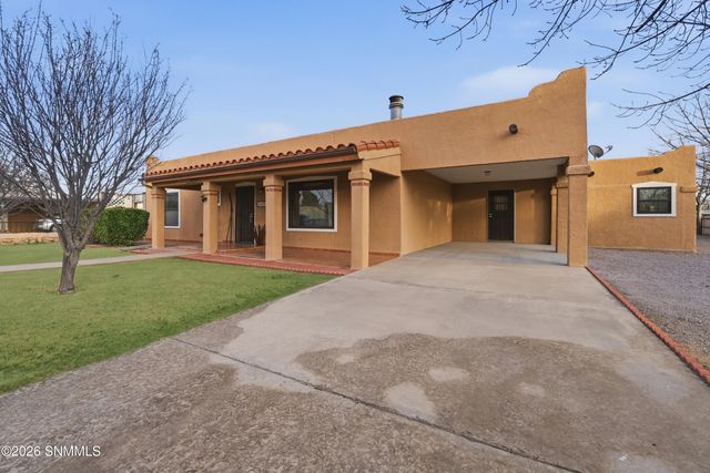 2425 Calle De Santiago, Mesilla, NM 88046