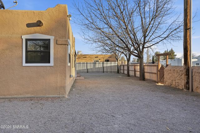 2425 Calle De Santiago, Mesilla, NM 88046