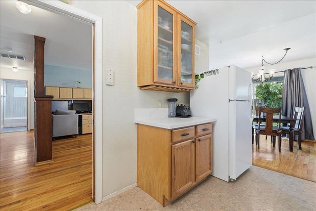 1437 W Elm St, Lodi, CA 95242
