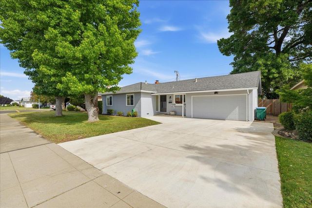 1437 W Elm St, Lodi, CA 95242