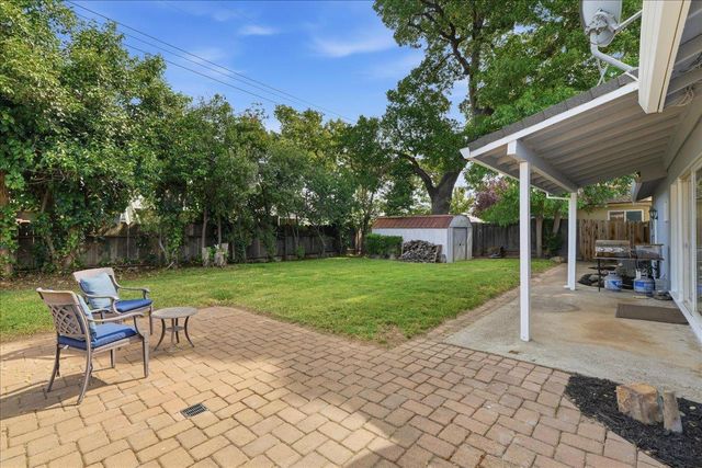1437 W Elm St, Lodi, CA 95242