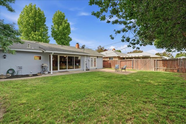 1437 W Elm St, Lodi, CA 95242