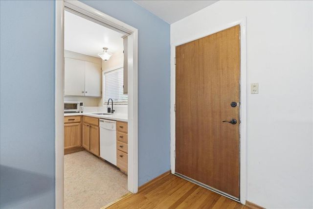 1437 W Elm St, Lodi, CA 95242