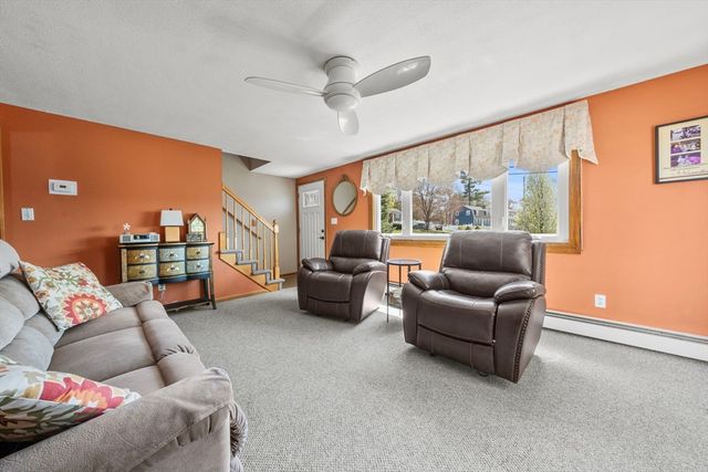 339 Passaconaway Dr, Dracut, MA 01826