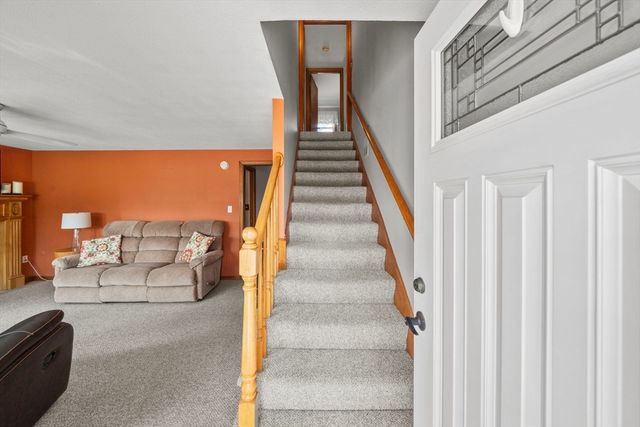 339 Passaconaway Dr, Dracut, MA 01826
