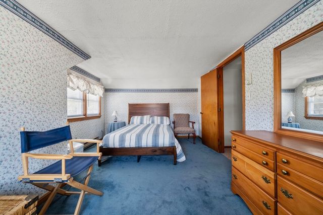 339 Passaconaway Dr, Dracut, MA 01826