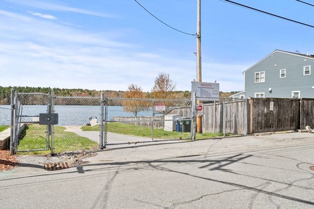 339 Passaconaway Dr, Dracut, MA 01826
