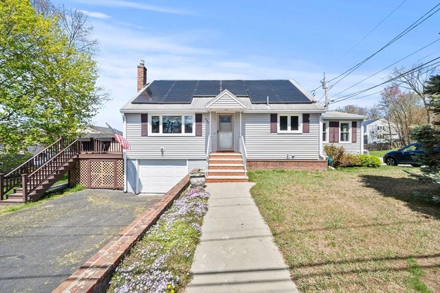 339 Passaconaway Dr, Dracut, MA 01826