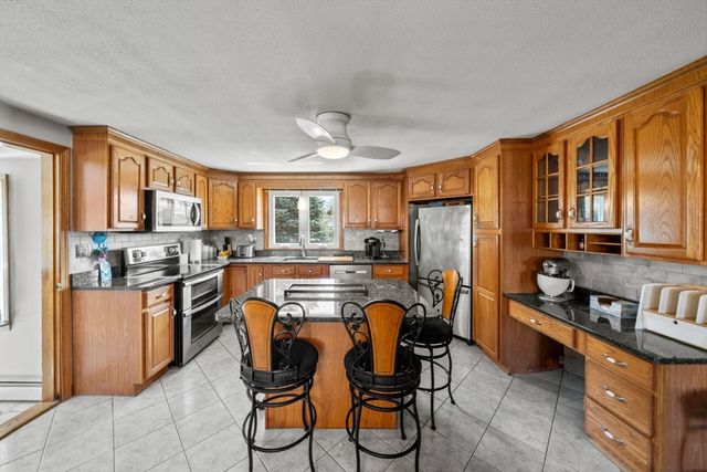 339 Passaconaway Dr, Dracut, MA 01826