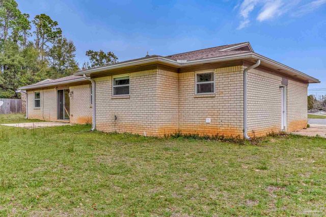 4610 Tradewinds Cir, Pensacola, FL 32514