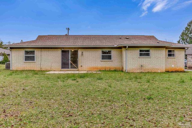 4610 Tradewinds Cir, Pensacola, FL 32514