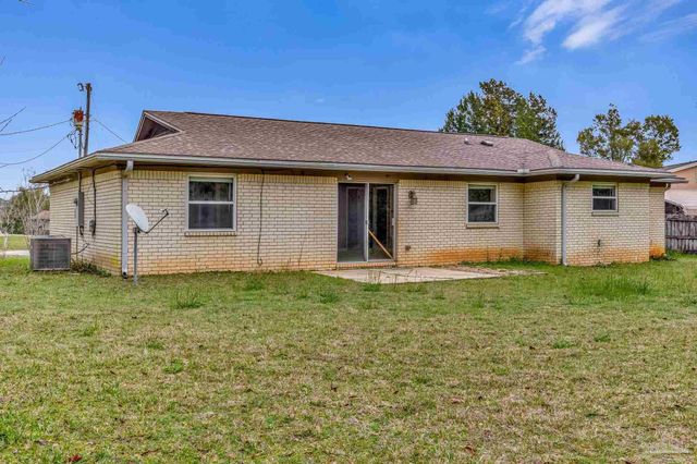 4610 Tradewinds Cir, Pensacola, FL 32514