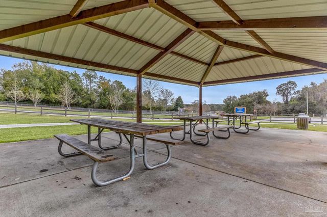 4610 Tradewinds Cir, Pensacola, FL 32514