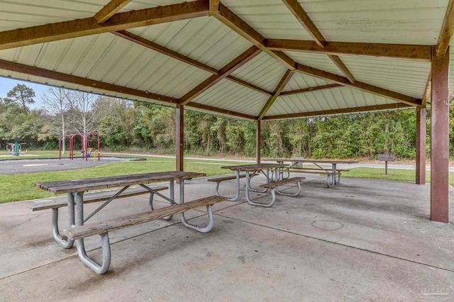 4610 Tradewinds Cir, Pensacola, FL 32514