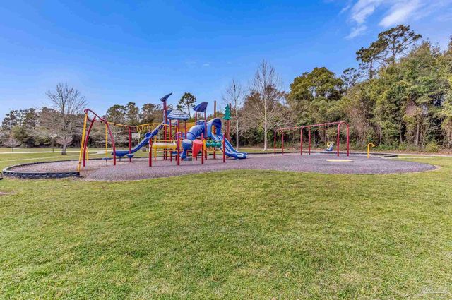 4610 Tradewinds Cir, Pensacola, FL 32514